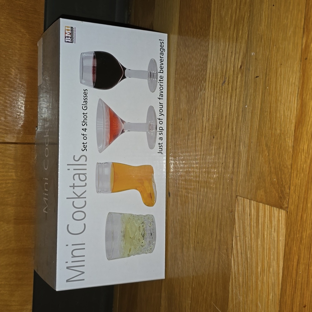 Set of 4 mini cocktail glasses
